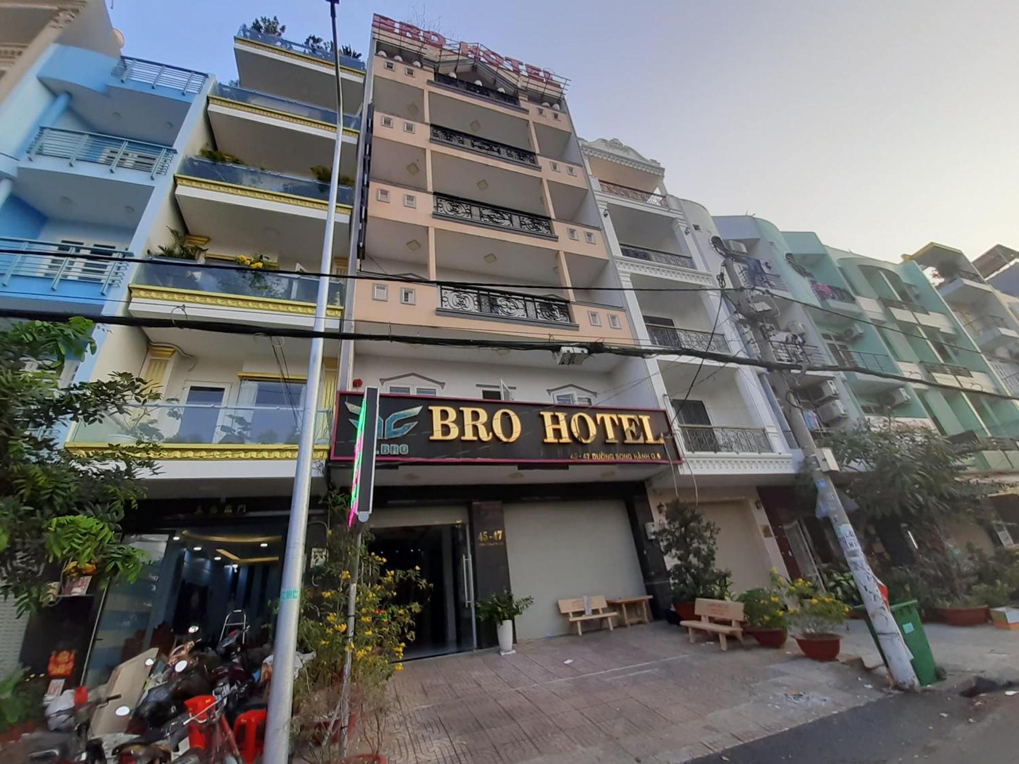Bros Khách sạn