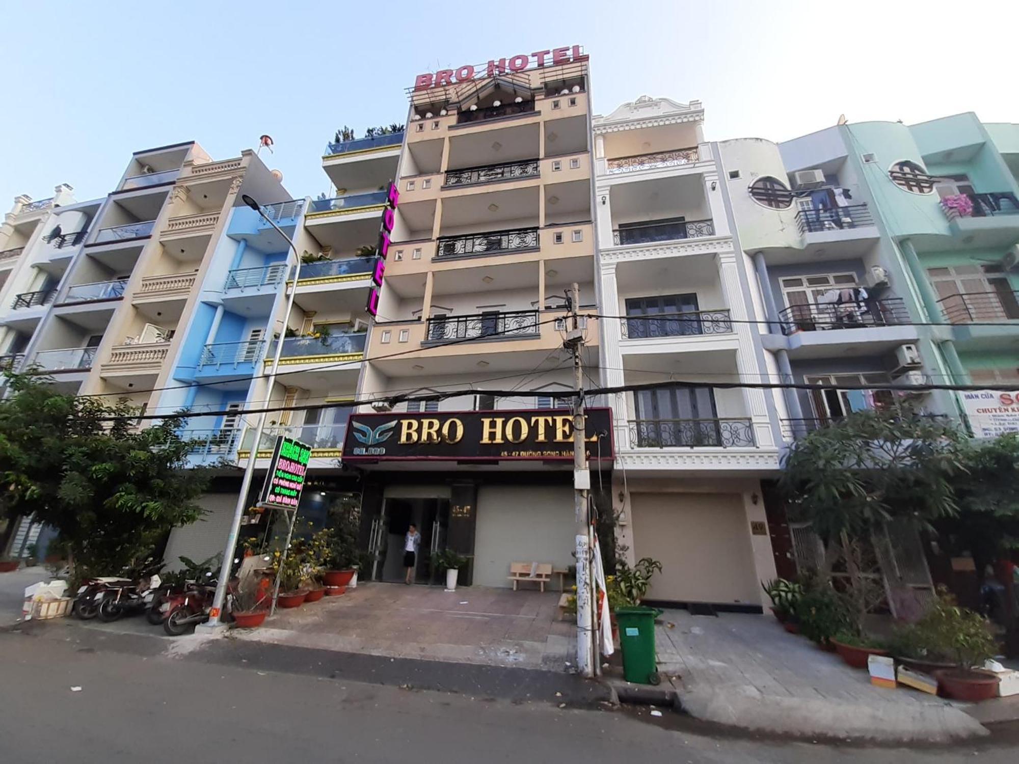 Bros Hotel 2*