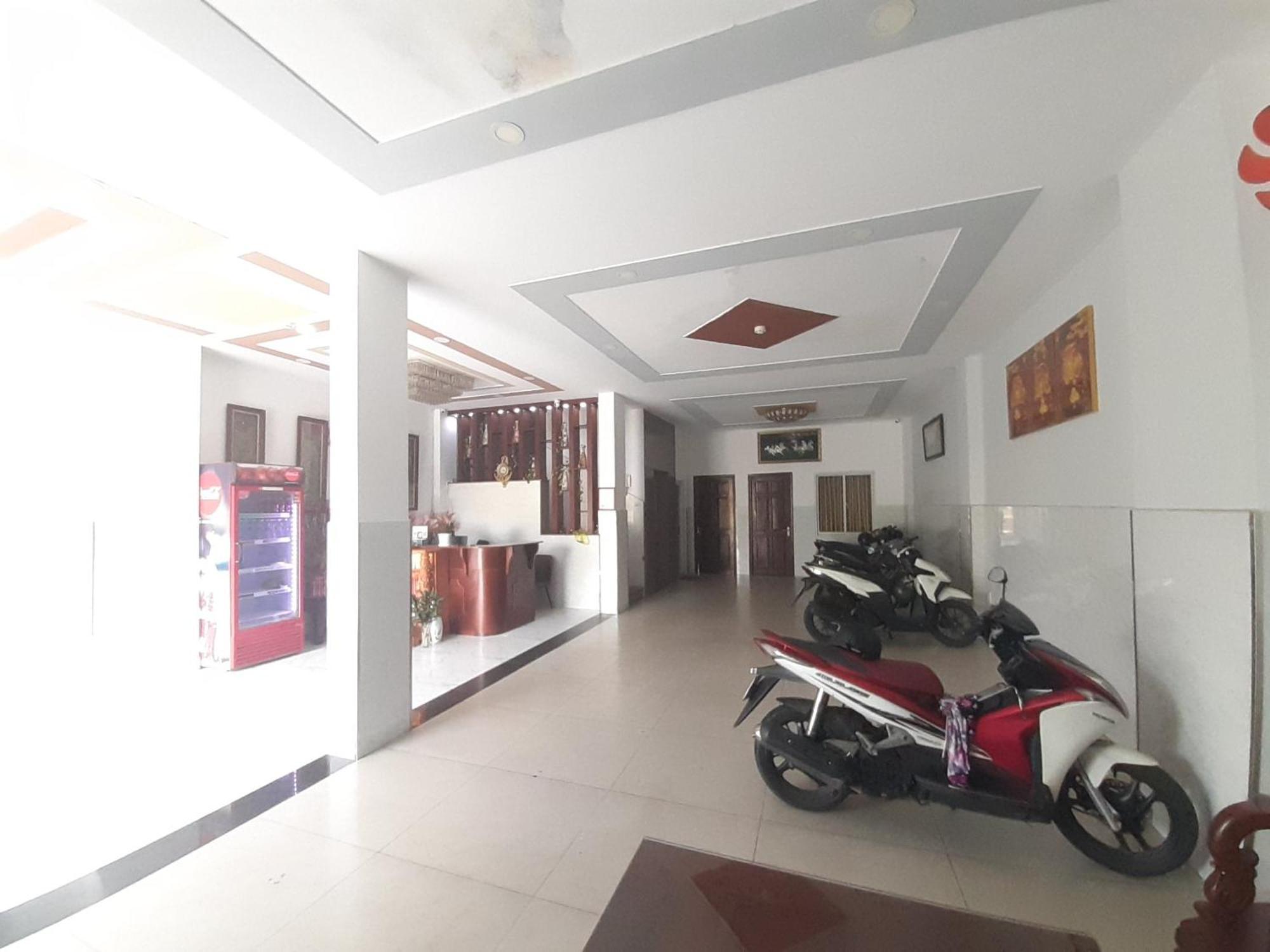Bros Khách sạn 2*