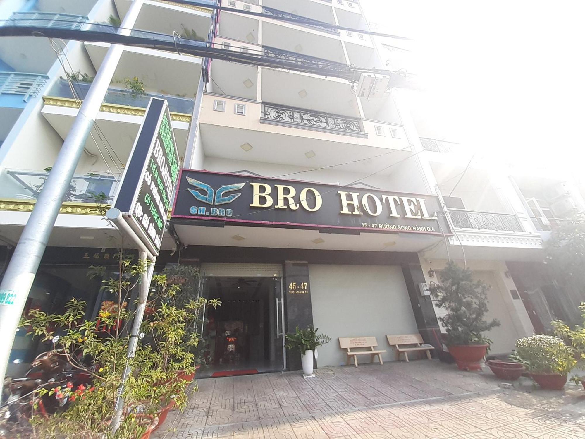 Bros 2* Ho Chi Minh City